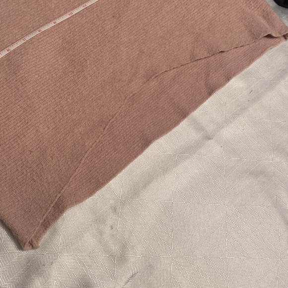 Cropped Sweater - Picture 4 of 7